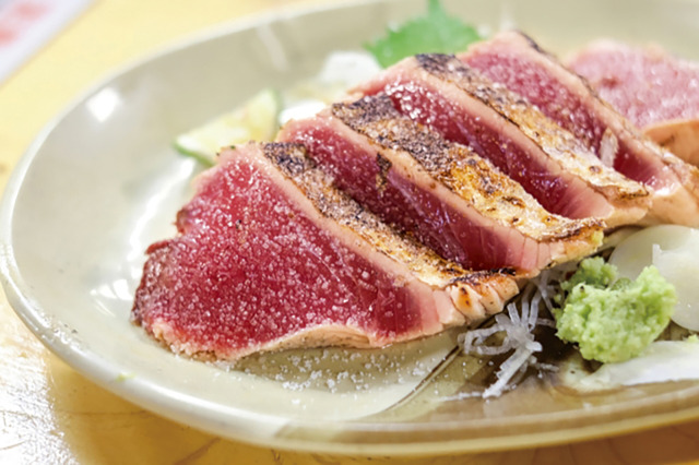 かつおの藁焼きたたき　972円（税込）