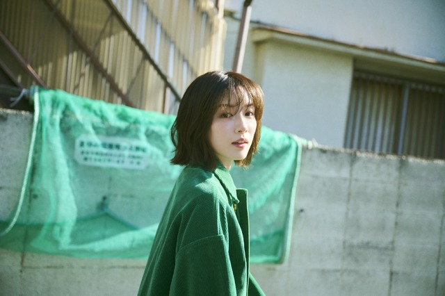 永野芽郁 フォトブック&スタイルブック スペシャルBOX「MAGNOLIE」©️SDP（撮影：伊藤彰紀（フォトブック）／熊木優（スタイルブック））