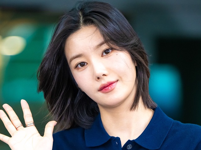 “IZ*ONE出身”クォン・ウンビ、G-DRAGON所属のGalaxy Corporationへ移籍か「本日最終協議」