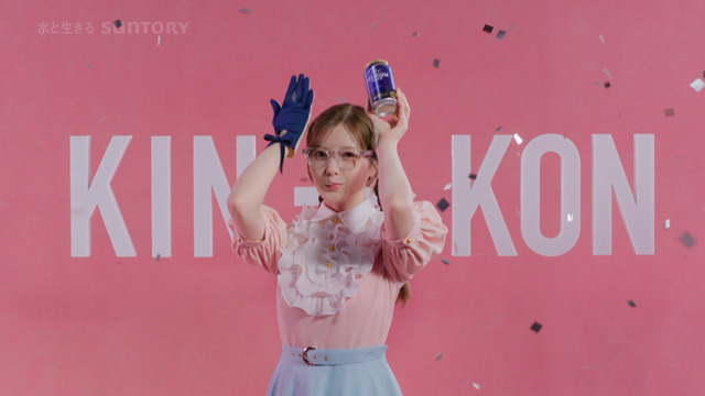 白石麻衣「プレモルの缶が金から紺に変わるころ」ミュージックビデオ