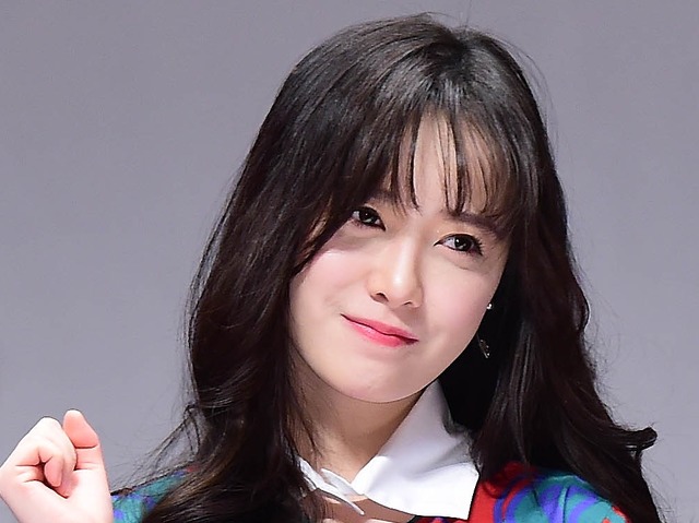 韓国版『花より男子』ヒロイン女優、至近距離セルフィーで際立つ“毛穴レス美肌”