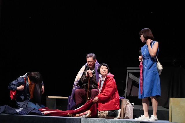 舞台『岸辺のアルバム』撮影：田中亜紀