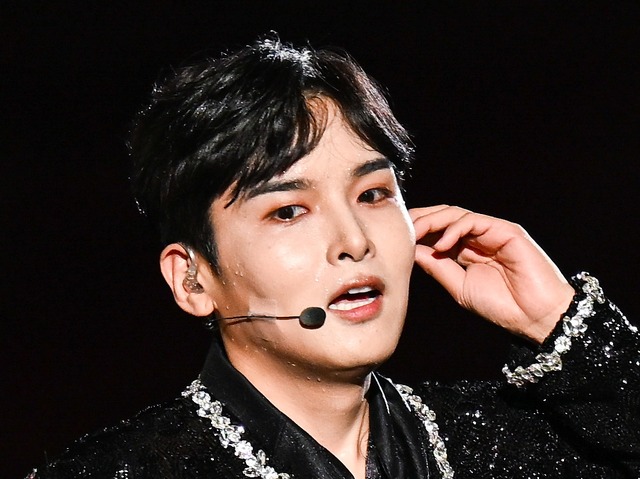 ファンサ中に柵倒れファン負傷…対応を批判された韓国アイドルにケガした本人がコメント