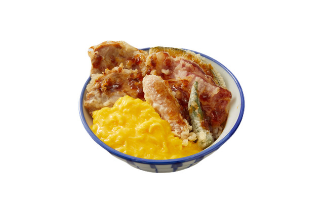 とろたまチャーシュー天丼　990円（税込）
