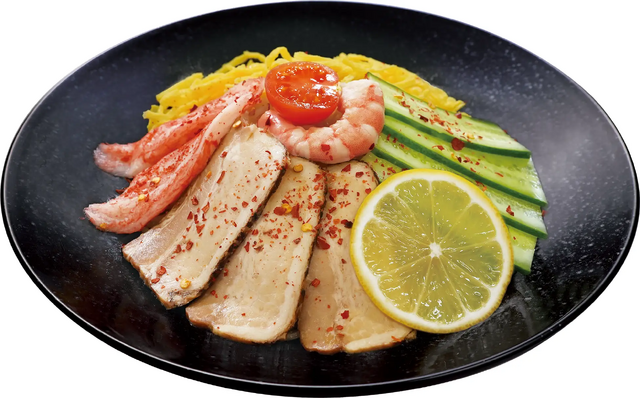 「辛い！冷し中華」(税込968円)