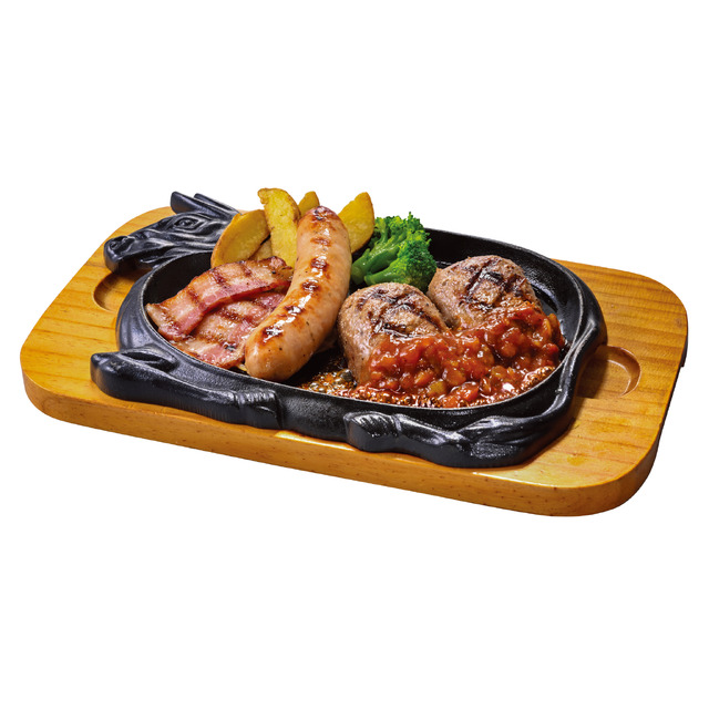 スモークBBQ大俵ハンバーグのトリプルグリル　200g：（税込1,925円）