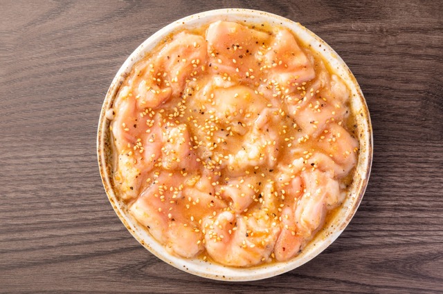 名物ホルモン「シロ」シロ(税込878円)