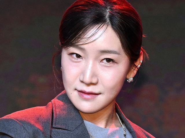 カビが生え、虫も大量発生…韓国タレントの衝撃的な“汚部屋”に騒然「ゴミ箱じゃない？」
