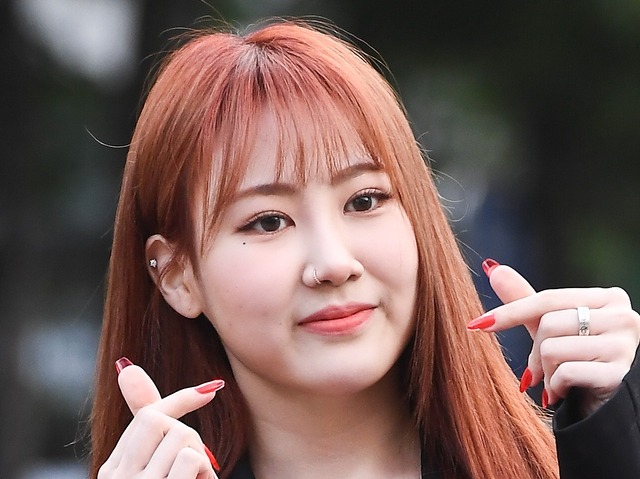 公開恋愛→恋人の浮気で破局…韓国歌手、ネットから消し去りたいことに言及「後悔している」