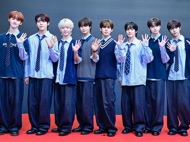 日本人メンバー所属！5月デビューのボーイズグループ「YUHZ」、“爽やかさ全開”のビジュアル公開