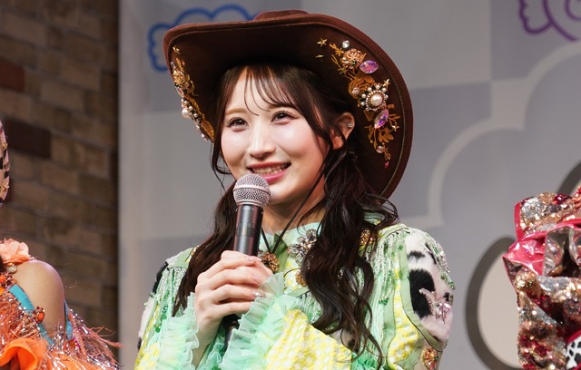 小川奈々子【写真：竹内みちまろ】