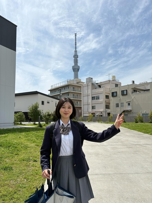 （写真は富田鈴花の公式インスタグラムから）※所属事務所に掲載許諾をもらっています
