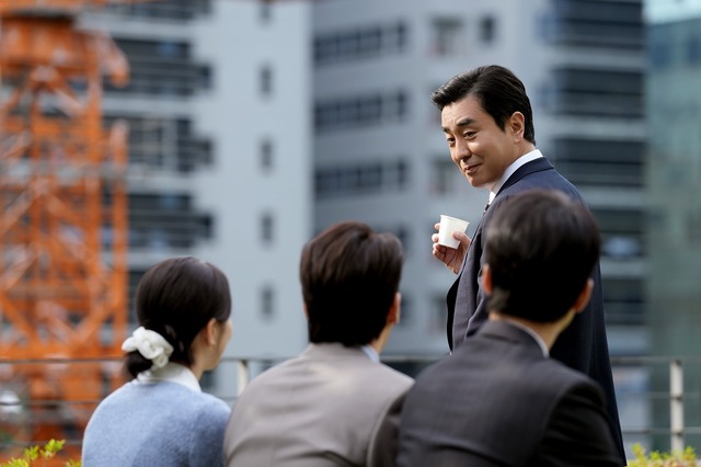 Netflixシリーズ「ソウルの家から大企業に通うキム部長の物語」独占配信中