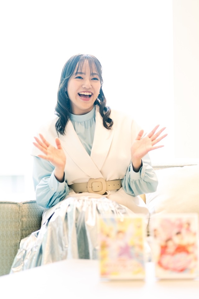 スタイリスト：山﨑厚見 ※﨑（たつさき）、ヘアメイク：安藤千浪、カメラマン：motoishiduka