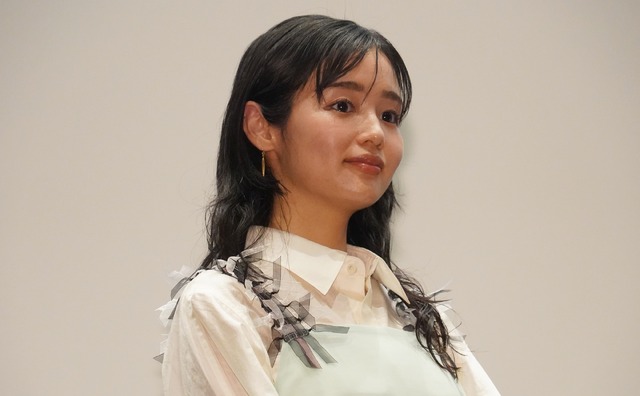 藤原さくら【写真：竹内みちまろ】