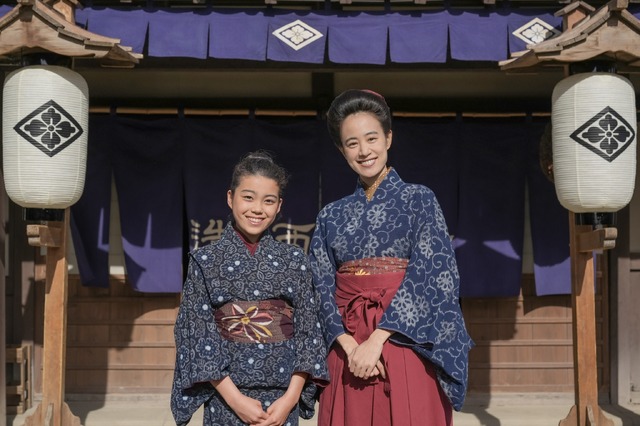 村上蘭、石橋静河　（C）NHK
