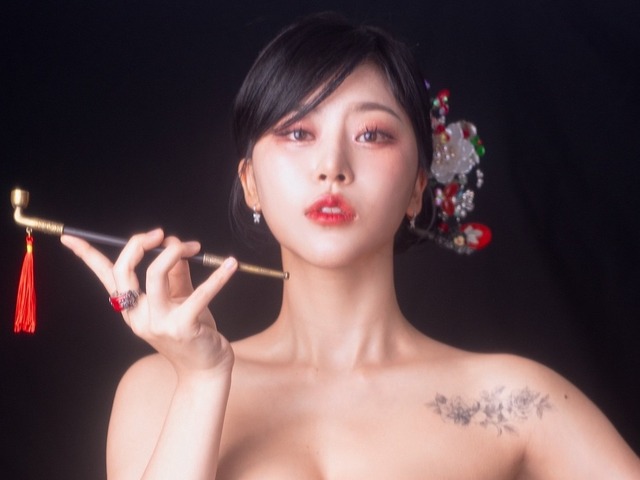 10代で“強制妊娠”させられた韓国巫女、鼻を再整形…変化したビジュアルに本音「仕上がりは満足」