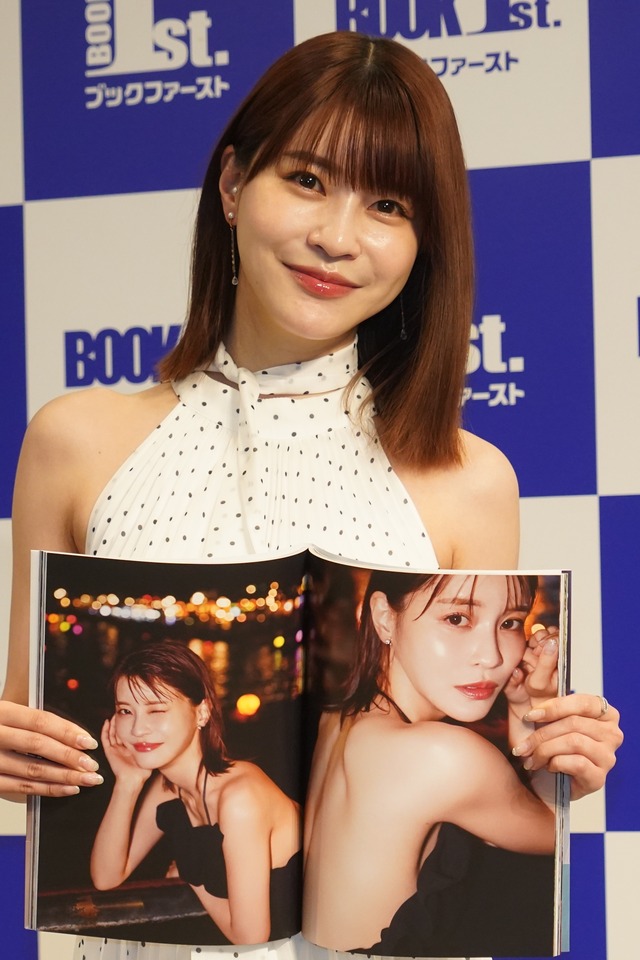 岸明日香【写真：竹内みちまろ】