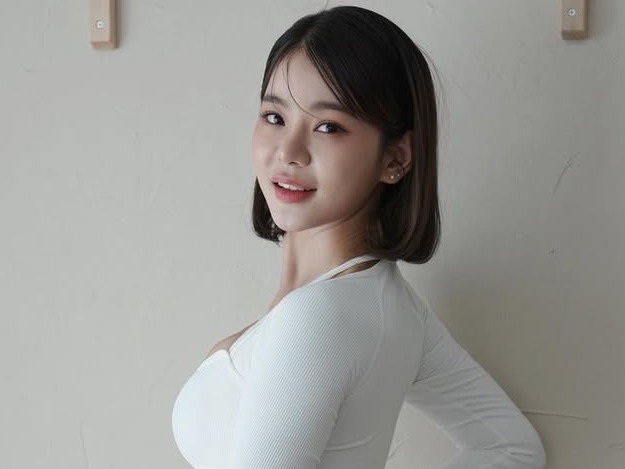 まさにドデカメロン、圧巻のデカさ…“韓国で最もグラマラス”な女性芸人のスイムウェア姿