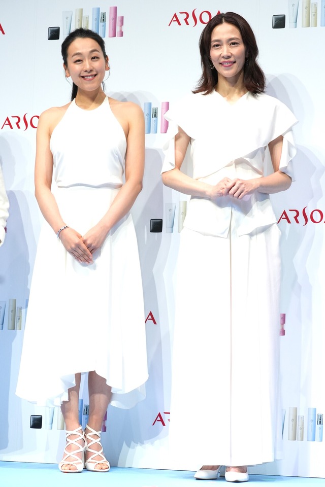 浅田真央、木村佳乃【撮影：小宮山あきの】