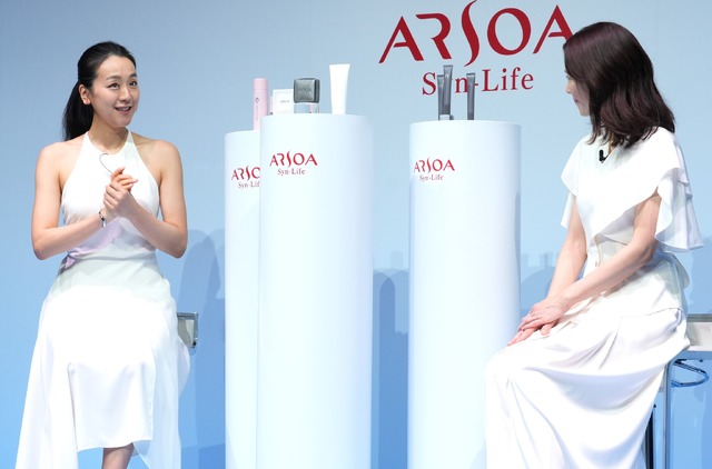 浅田真央、木村佳乃【撮影：小宮山あきの】