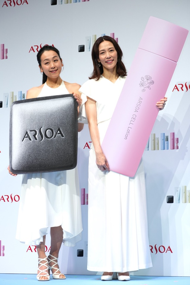 浅田真央、木村佳乃【撮影：小宮山あきの】