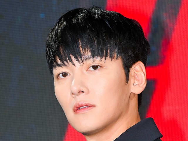 俳優チ・チャンウク、税務調査で“数十億ウォン”の追徴課税か…所属事務所「確認中」