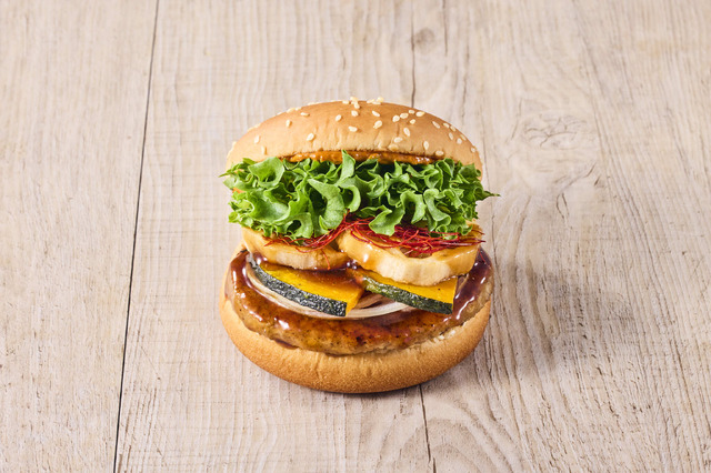 生七味香る 蓮根と南瓜の黒酢あんバーガー　720円