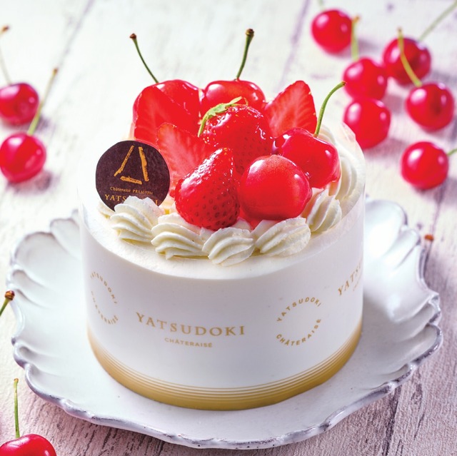 さくらんぼと苺のショートケーキ