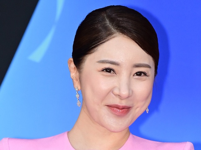 スピード離婚から約1年半…日本でも活動の元韓国アイドル、6歳年上の社長と再婚へ