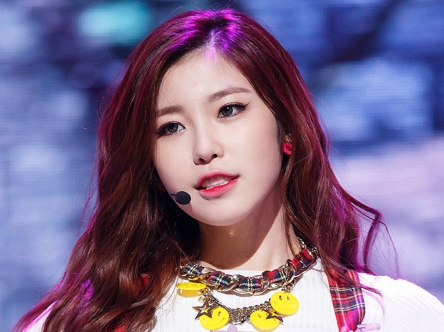 “不仲説”メンバーを除いて再結成…韓国アイドル、活動時の壮絶裏話「衣装がきつすぎて救急外来へ」
