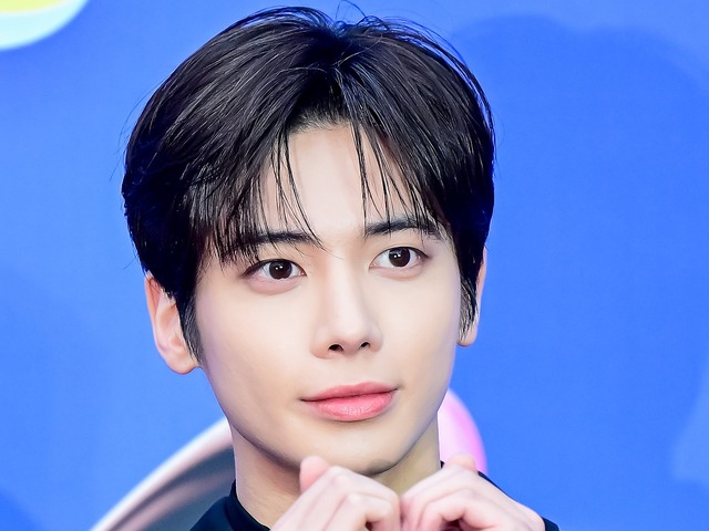 TXT・テヒョン、話題の“滅ポーズ”でファンの心をわし掴み！「はぁ最高」「可愛すぎ…」