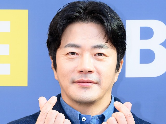 俳優クォン・サンウ、息子だけでなく娘も美形？高身長ですらっとしたモデルのような最新写真
