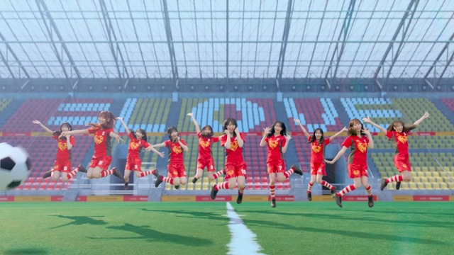 ＝LOVEがマクドナルドと初コラボ！人気曲『ラブソングに襲われる』をオマージュしたWebCMが公開！