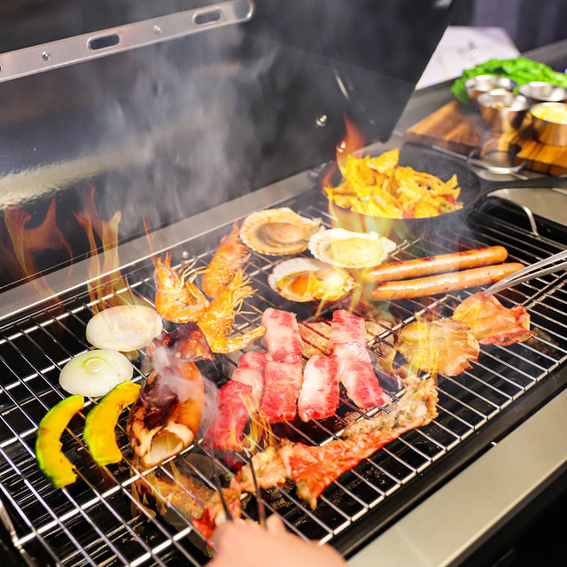 八坂神社を一望する京都の屋上で北海道3大肉グルメを炭火BBQ　『京都祇園ビアガーデン〈北海道フェア〉』