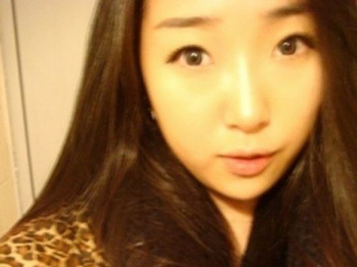 別れ話に激昂した元恋人に刺され…24歳の若さでこの世去った韓国女性歌手の15回忌