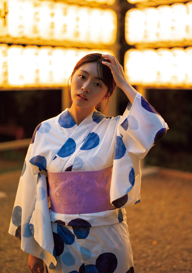 豊田ルナ　撮影：細居幸次郎 ヘアメイク：田村直子 スタイリング：MELON