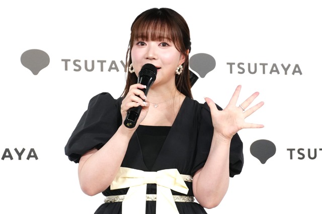伊藤彩沙【撮影：小宮山あきの】