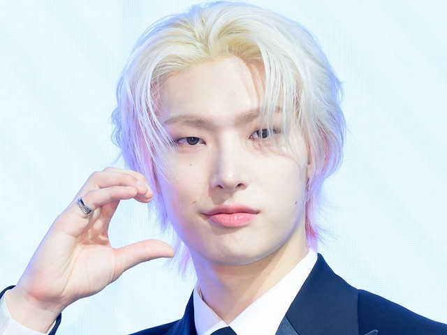 ウィル・スミスと笑顔で握手も！ATEEZ・ミンギ、スターオーラ全開の“豪華SHOT”に反響続々「惚れちゃう」