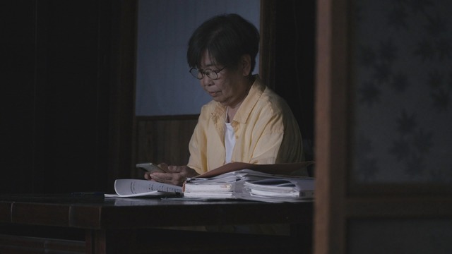 不当な情報収集をされた市民 (C)NHK