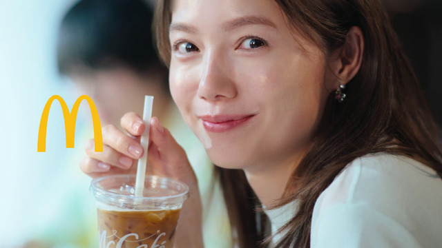 アイスカフェラテ「真夏のエスケープ」篇