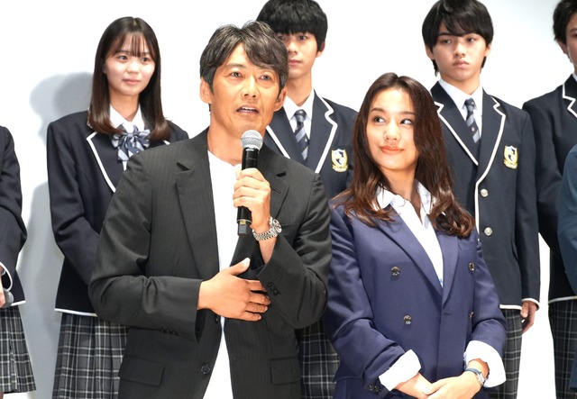 反町隆史、高橋メアリージュン【撮影：小宮山あきの】