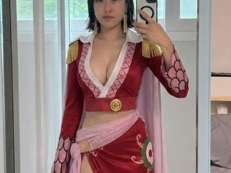 『ONE PIECE』ハンコックに変身した韓国女性芸人、胸元ざっくり衣装で“驚異のシンクロ率”