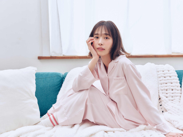 井桁弘恵がルームウェアでくつろぐ姿が公開！ジェラピケ初のリカバリーウェア