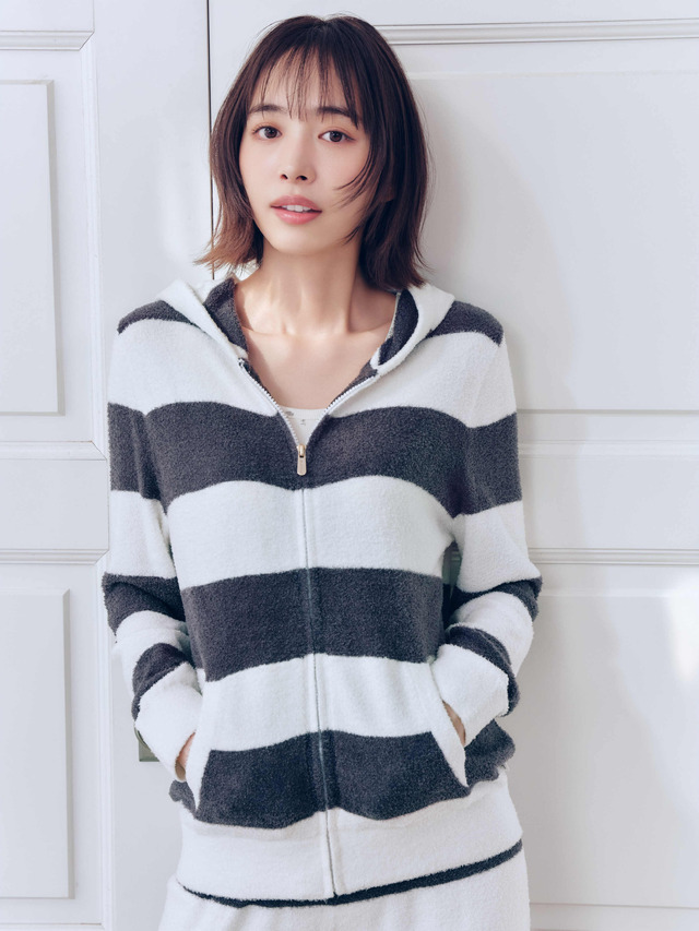井桁弘恵がルームウェアでくつろぐ姿が公開！ジェラピケ初のリカバリーウェア