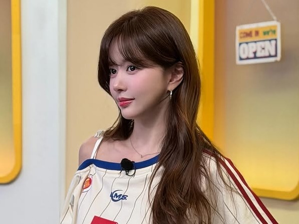 「見せすぎでは！？」“海外でしか着られない”刺激的ワンピで魅了…39歳韓国女優の非現実的ビジュ