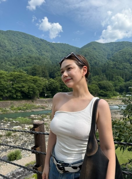 村重杏奈（写真は村重杏奈の公式インスタグラムから）※所属事務所に許諾を得ています