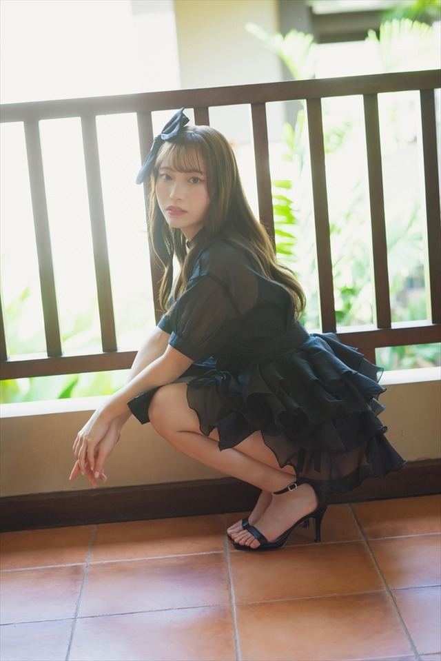 川越紗彩『オールアザー版 川越紗彩写真集 なんとかなるかも』（KADOKAWA）