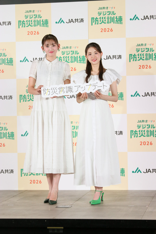左から）ゆうちゃみ、松村沙友理【撮影／平木昌宏】