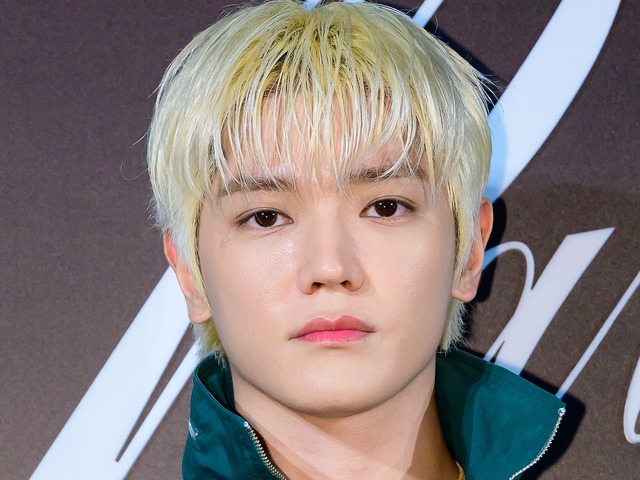 タトゥーもチラ見え…NCT・テヨン、“びしょ濡れフェス”で鍛え抜かれたフィジカル披露「刺激強すぎる」